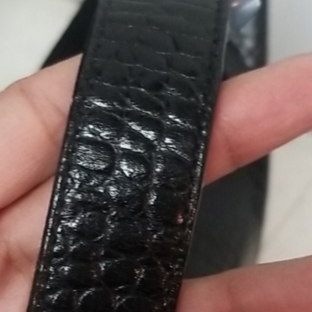 Lauren Ralph Lauren Black Croc-Embossed Shoulder Bag - Picture 9 of 11